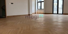 Văn phòng: Cho thuê tầng văn phòng 70m2, có máy lạnh, sàn gỗ, nhà vệ sinh