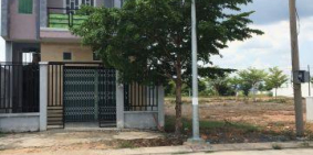 Mua đất hôm nay, công chứng ngày mai, ngày kia xây dựng