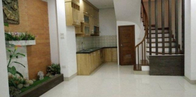 CC bán nhà ngõ cực đẹp 5 tầng, 38m2, MT 4,1m Xuân Thủy, giá 3,9 tỷ.