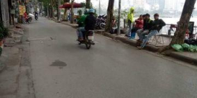 Bán nhà mặt phố Mai Anh Tuấn, view hồ, 2 vỉa hè, 42m, 5 tầng, 8 tỉ.