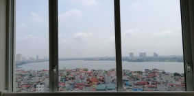 Căn góc 3PN 115m2 tất cả các phòng view Hồ Tây trực diện, mặt đường Lạc Long Quân, 4.8 tỷ, vao ở ngay