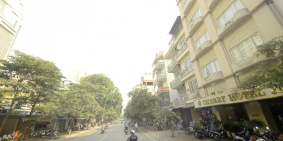 300 triệu/,m2 - nhà mặt phố Huế, diện tích 140m2, mặt tiền 7,3m, giá 41,5 tỷ.