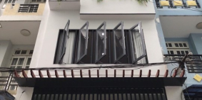 Gia đình cần bán nhà MT Đường số 8, đúc 3 tấm dt 4x12m2 đã có shr