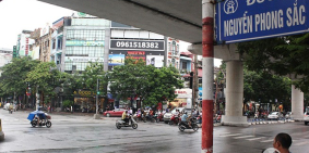 Bán nhà khu Nguyễn Phong Sắc. Ô tô vào nhà. Kinh doanh, văn phòng spa đều đẹp.