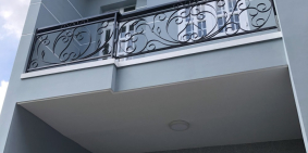 bán nhà ngay chợ hưng long,1 lầu 1 trệt