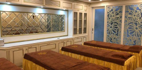 Cho thuê nhà phố Hàng Mã, Hoàn Kiếm, dt 35m2, mt 4,3m