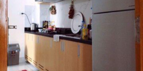 Cho thuê biệt thự đầy đủ tiện nghi để ở hoặc làm văn phòng tại KĐT Việt Hưng, Long Biên. S: 250m2. Giá : 28 tr/tháng.