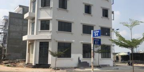 Chính chủ để lại lô đất 100m2 giá chỉ 900 triệu, gần TT Hành chính, sổ hồng riêng sang tên ngay