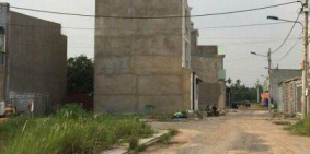 - Nhà tôi chuyển công tác nên tôi cần bán miếng đất 5x18 của mình tại Quận 12