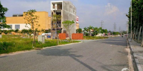 CHUYỂN CÔNG TÁC VỢ CHỒNG TÔI BÁN LỖ LÔ GÓC  2 MT ĐƯỜNG GIÁ CHỈ 600TR