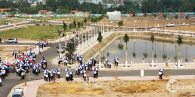 bán 5 suất thương mại ngay trung tâm Bến Lức