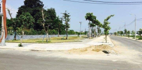 Chị Ngọc cần bán 360m2 thổ cư mặt tiền trung tâm thành phố