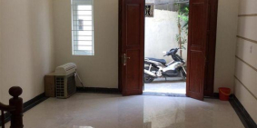 Bán nhà ngõ 43 Nguyễn Thị Định 39m2 x 5T. Lô góc 2 mặt thoáng. Giá 3,2 tỷ