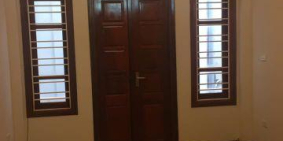 Nhà phố Nguyễn Hoàng Tôn, S: 32m2 x 6 tầng , giá 3,3 tỷ