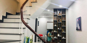 Bán nhà Phạm Văn Đồng, Ngõ 3 gác, kinh doanh, tặng nội thất xịn, 2 thoáng, 42m2 Giá 3.1 tỷ