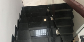 Cho thuê phòng trong nhà nguyên căn ngay chợ Bình Triệu.