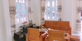 Bán nhà phố mặt tiền Pretty House ngay đường DH 608 cách quốc lộ 13 chỉ 500m