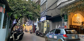 Nhà mặt phố Đông Các 21mX4t, MT3,5m, giá 4 tỷ. LH 0902130310