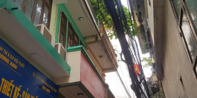 Bán gấp nhà Đường Láng vị trí đẹp,Dt 39m x 5 tầng.