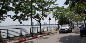 Bán nhà view Hồ Tây, 60m, 4 tầng, mặt tiền 5m, vỉa hè + ô tô vào nhà