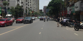 Bán nhà mặt phố Võ Chí Công, 205m2, Mt 8.6m, giá 29 tỷ