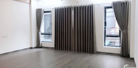 Chính chủ cần bán nhà Võng Thị cách hồ 70m 5 tầng 50m liền kề giá 5.9 tỷ