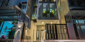 Cần bán nhà rất xinh ngay trung tâm thành phố