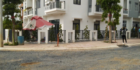 cần tiền trả nợ bán nhà phố 1 trệt 2 lâù ngay TT trảng bom giá 1,7 tỷ lh 0931216