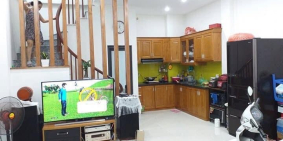 CẦN BÁN NHÀ CHÍNH CHỦ , TIỆN NGHI ĐẦY ĐỦ , NGÕ OTO , VỀ Ở NGAY , PHỐ LIỄU GIAI