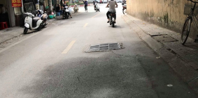 Chính chủ bán gấp nhà phân lô, phố Phan Văn Trường, DT: 42m2.