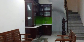 Bán gấp nhà chính chủ sát hồ ở Trần Duy Hưng, Cầu Giấy. 32m2, 5 tầng, 3.65 tỷ.