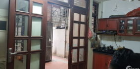 Bán nhà phố Hoàng Cầu 42m2 5 tầng còn mới giá 4 tỷ