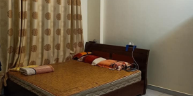 Nhà cực đẹp ngõ Quỳnh lô góc, 30m2 x 4,5T, ngõ ba gác, giá 2.5 tỷ