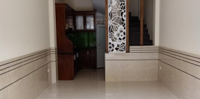 Chính chủ bán Gấp nhà Đại La, 31M2 x 5T, ngõ rộng, giá 2.35 tỷ