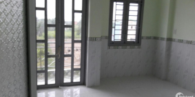 -Cần tiền bán gấp nhà 5x17 1 trệt 1 lầu 3pn 2 wc