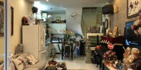 Cần bán gấp nhà 4 Tầng Phố Lâm Du, Long Biên, Hà Nội. S= 36m2 full nội thất.