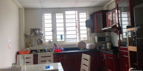 Nhà bán ngay chợ, vẫn rộng, đẹp, 5 tầng. 6 tỷ.Đa kinh doanh.