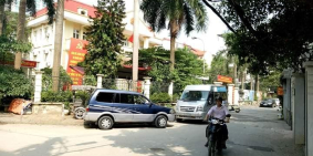 Bán đất tặng nhà Xuân Diệu 60m mt 4.6m Tây thuê, ô tô tránh 5m