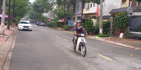 Tôi đang xoay tiền để lo cho công việc của gia đình . Nên cần bán gấp lô đất