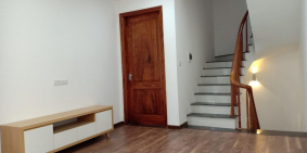 Bán nhà Hồ Tùng Mậu lô góc 40m ô tô đỗ cửa