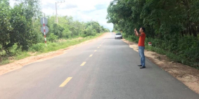 Đất sổ hồng , mặt tiền đường  nhựa DT749 12m, dân cư đông đúc tại Bình Dương