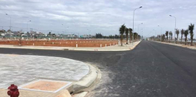 Đất trung tâm thành phố mặt tiền đường QL14 giá 560tr/200m2.