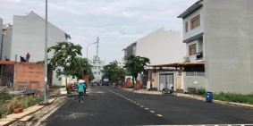 # bán 3 lô đất đẹp vuông vức cực kì thích hợp đầu tư,vị trí mặt đường ngô quyền