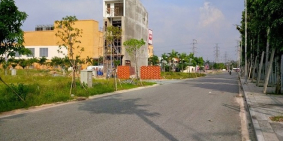 # đất đô thị 3 lô đường PHAN VĂN HỚN chỉ 650tr/sở hữu nền,có SHR,CSHT hoàn thiện