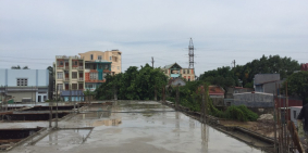 Nhà 4 tầng ven sông cạnh siêu thị Aeonmall