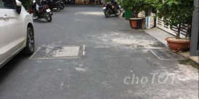 Chính chủ cần cho thuê nhà 3 tầng giá tốt, vị trí đẹp quận Bình Thạnh.