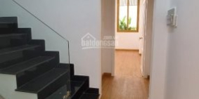 Cho thuê nhà Duy Tân Q.Cầu Giấy làm văn phòng, 15tr/tháng.