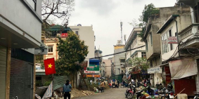 Cho thuê mặt bằng kinh doanh 20m2 mặt phố Thụy Khuê mới gần dốc Tam Đa .