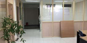 nhà NGUYỄN PHÚC LAI làm VP,TTDT,SPA 40mx6T MT: 3,3m 20tr/tháng