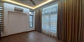 Bán nhà cực đẹp Hoàng Hoa Thám 78m2, 5 tầng, rộng thoáng, ở ngay, giá 11.5 tỷ.